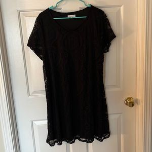 Short-sleeved little black dress 🤗